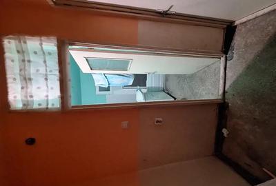 Apartament cu 3 camere decomandat în Aninoasa