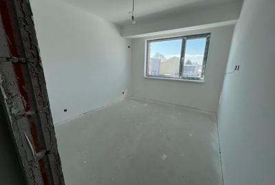 Apartament cu 3 camere decomandat în 1 Mai - 2