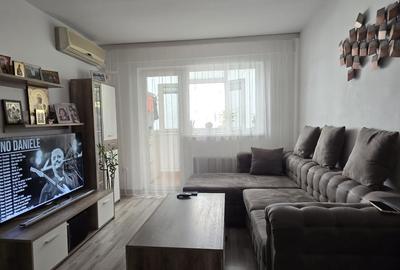Apartament cu 3 camere, 53 mp, zona Malu Rosu - 2