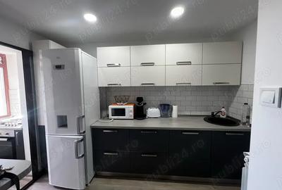 Apartament cu 3 camere decomandat în Micro 40 - 1