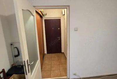 Garsoniera 32 mp, Titan, Str. C-tin Brancu?i, Bl. M13, Parter - 9