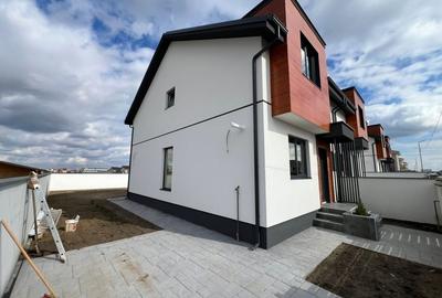 Duplex cu 4 camere cu Canalizare în Moșnița Nouă - 12
