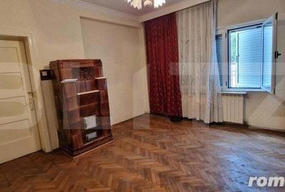 Casă cu 4 camere cu Teren 122 Mp în Central - 2