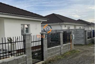 Casă cu Teren 300 Mp în Sânandrei