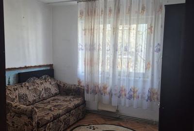 Apartament cu 3 camere semidecomandat în Decebal - 3