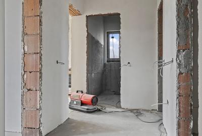 Casă cu 4 camere cu Teren 750 Mp în Central - 3