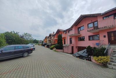 Casa insiruita, 2 dormitoare, garaj, Sanmartin. 120 000 E. Comision 0. - 2