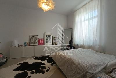 Apartament cu 2 camere semidecomandat, mobilat în Ronaț