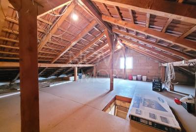 Casa tip duplex cu garaj si deschidere la 2 strazi Casa tip duplex cu garaj si deschidere la 2 strazi - 8