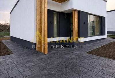 Casă cu 4 camere în Berceni