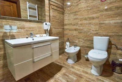 Spațiu comercial, de 1,500 mp, în Central - 1