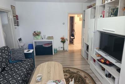 APARTAMENT 3 CAMERE, SEMIDECOMANDAT, PODU ROS, BLOC FARA RIS - 1