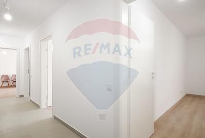 Apartament cu 3 camere decomandat, mobilat în Tractorul - 9