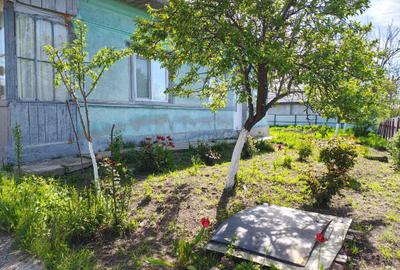 Casă cu 5 camere cu Teren 1877 Mp în Central
