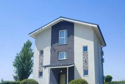 Casă cu 5 camere cu Canalizare în Nord