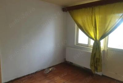 De vanzare apartament doua camere semidecomandat zona Micro 40 ,etajul 4