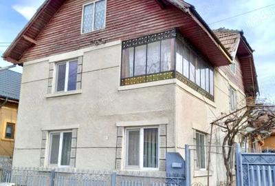 Casă cu 6 camere cu Teren 2803 Mp în Buciumeni - 2