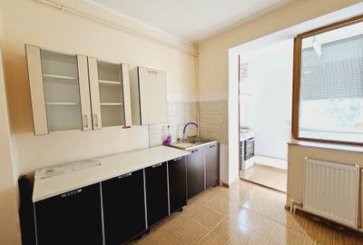 Tiglina 1, Bloc stradal, 3 camere Etajul 3, Balcon Generos - 7