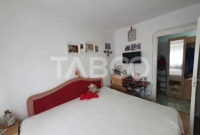 Apartament 3 camere zona 1 Decembrie 65 mp utili + 5 mp balcon - 4