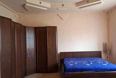 Casă cu 4 camere în Central - 2