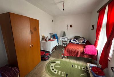 Casă cu 6 camere cu Teren 2126 Mp în Roșiori - 2