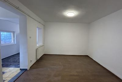 VAND CASA 3 CAM, SINGUR CURTE, APROAPE DE INTRAREA LA SPITALUL FUNDENI, - 6