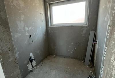 Apartament cu 3 camere semidecomandat în Florești - 4