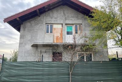 Casă cu 5 camere cu Teren 197 Mp în Popoveni - 9
