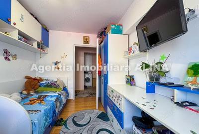 Apartament cu 3 camere decomandat în Astoria - 15