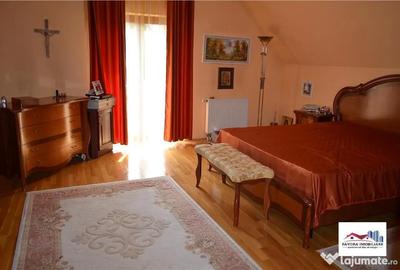 Casă cu 8 camere cu Teren 1000 Mp în Sângeorgiu de Mureș - 9