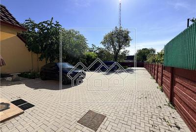 Duplex cu 8 camere cu Canalizare în Central - 2