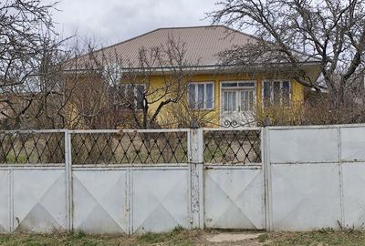 Casă cu 3 camere în Stoișești - 4