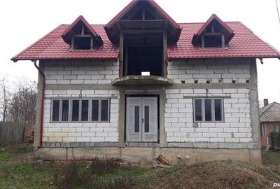 Casă cu 5 camere în Roman - 6