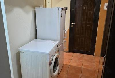 Apartament cu 2 camere nedecomandat în Km 4 - 5