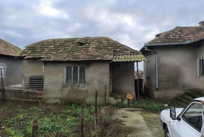 Casă cu 5 camere cu Teren 2500 Mp în Stejaru - 9