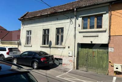 Casă cu 4 camere cu Teren 240 Mp în Semicentral - 4