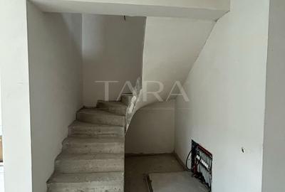 Casă individuală cu 4 camere cu Canalizare în Dâmbul Rotund - 1