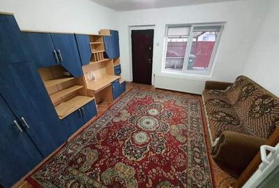 Casă cu 5 camere de închiriat, se acceptă muncitori - Stupini, cod 8250 - 2