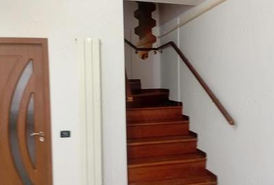 Apartament cu 3 camere decomandat în UTA - 1
