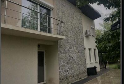 Casă cu 4 camere în Mihăilești - 1