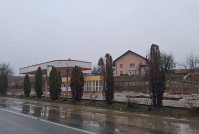 Spațiu comercial, de 2,000 mp, în Central - 4