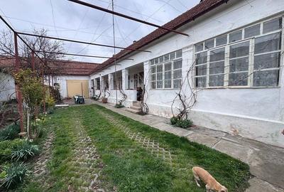 Casă cu 4 camere cu Teren 1400 Mp în Frumușeni - 2