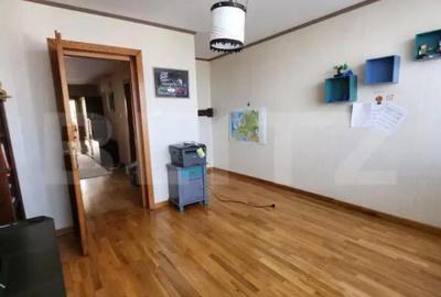 Casă cu 13 camere cu Teren 707 Mp în Sângeorgiu de Mureș