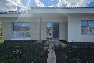 Casă individuală cu 4 camere cu Canalizare în Chinteni - 6