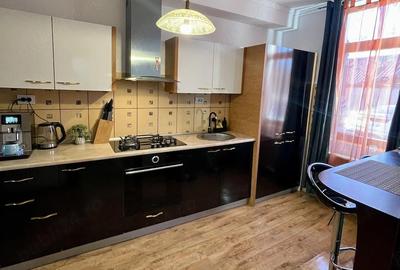 Casă cu 4 camere cu Teren 200 Mp în Central - 1