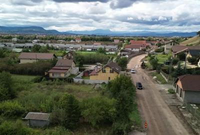 Teren de 1350 mp, în Sânpetru - 10