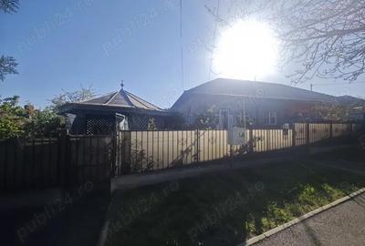 Casă cu 6 camere în Huși - 4