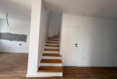 Duplex cu 5 camere cu Canalizare în Moșnița Nouă - 7