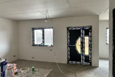 Casă cu 4 camere în Gugești