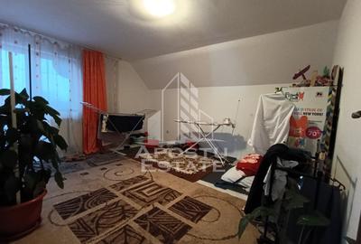 Casa individuala,izolata termic, 5 camere, curte proprie,2 bai, Ronat. - 7